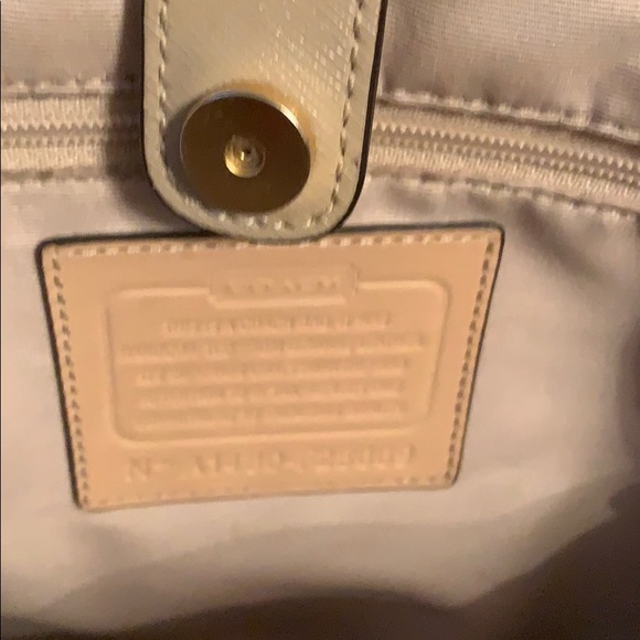 Coach 👜 - Picture 4 of 5